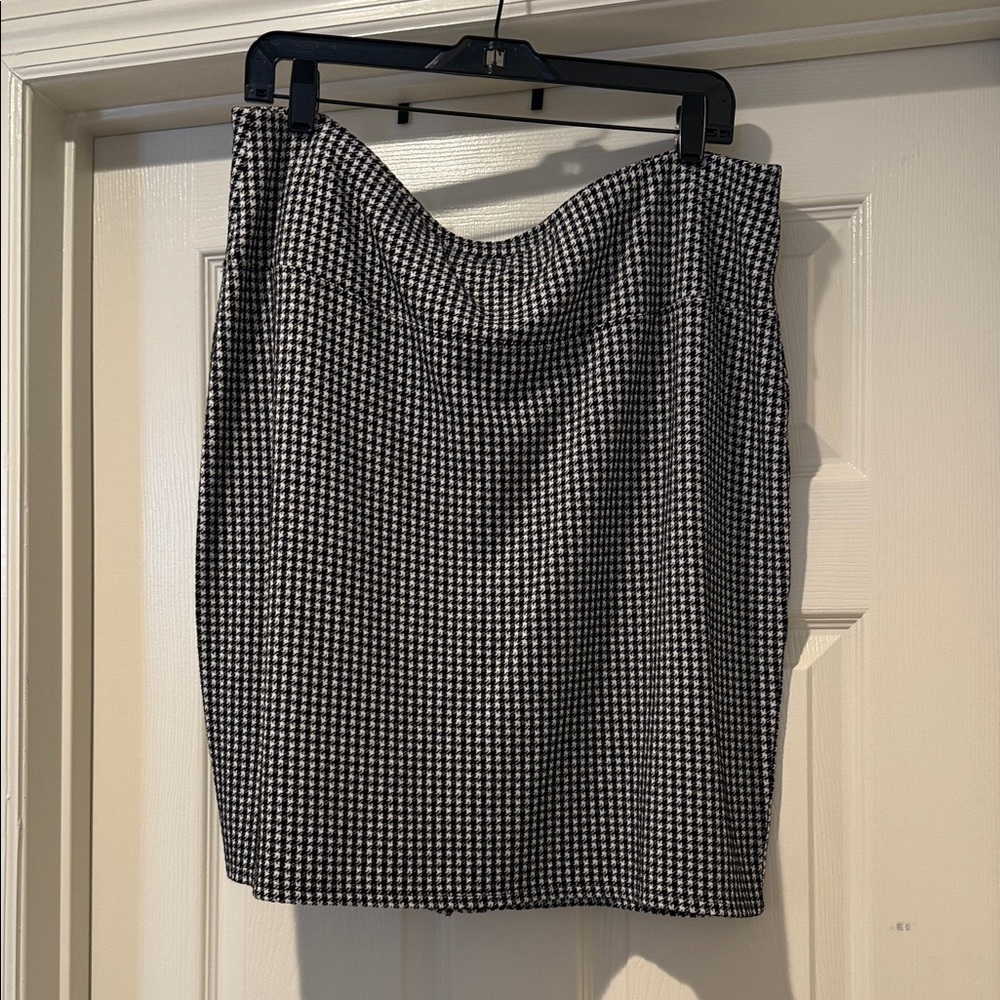 Hot Summer Peppy Houndstooth Knit Pull On Wide Waistband Mini Easy Skirt Large